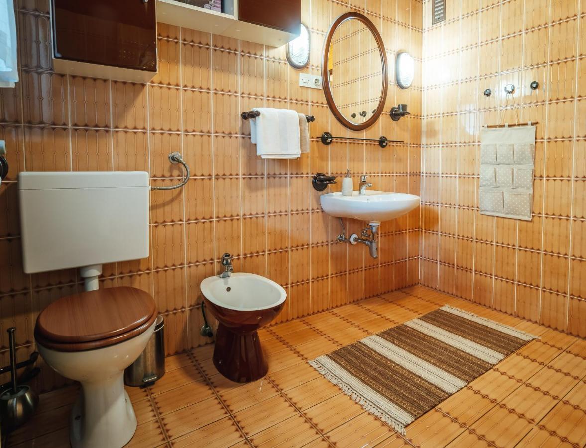 Apartma Borovc 모스트라나 외부 사진