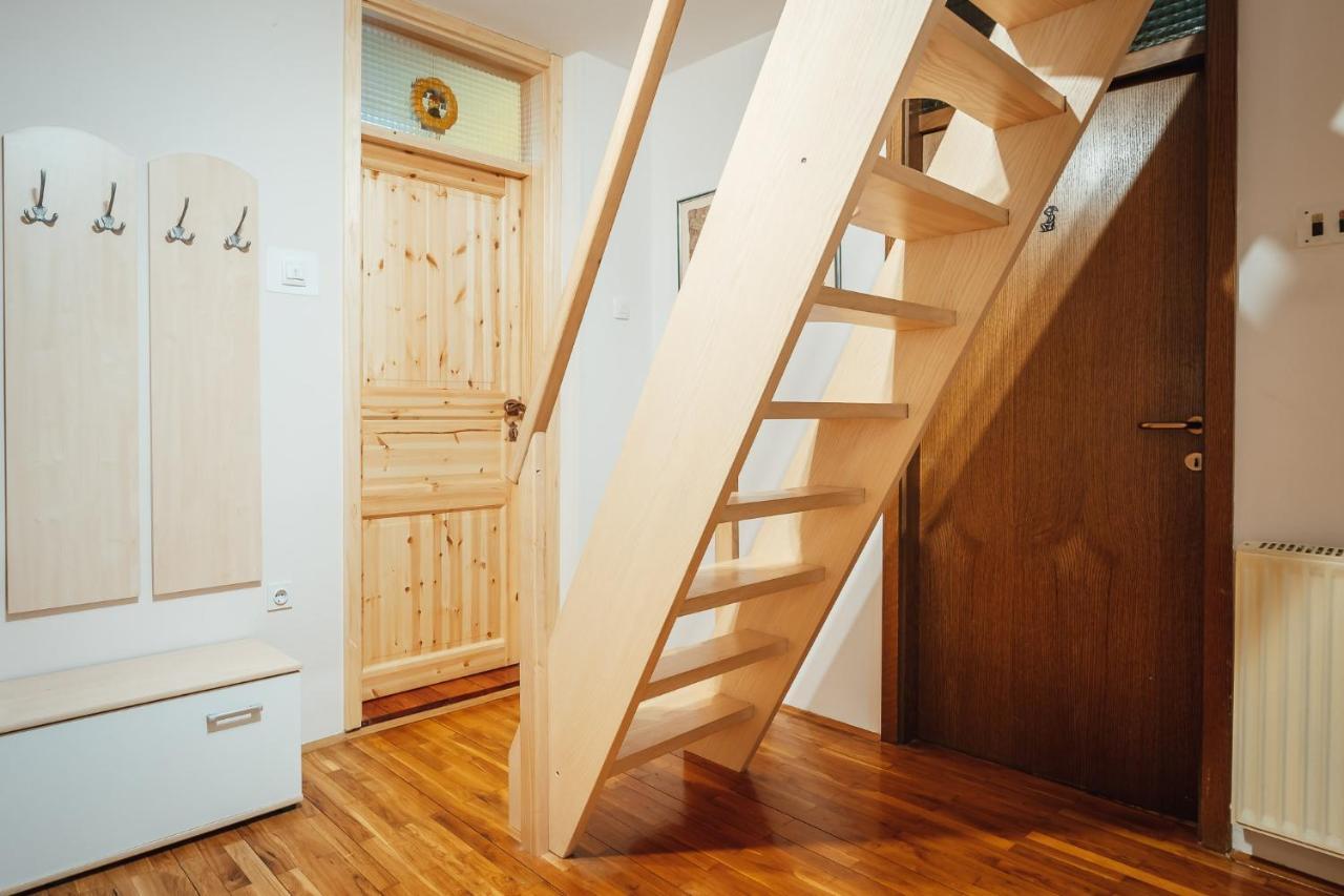 Apartma Borovc 모스트라나 외부 사진