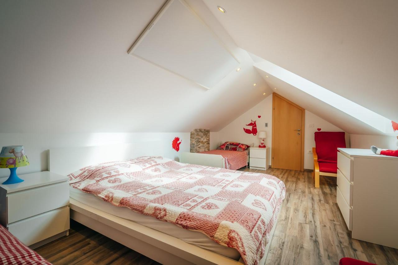 Apartma Borovc 모스트라나 외부 사진
